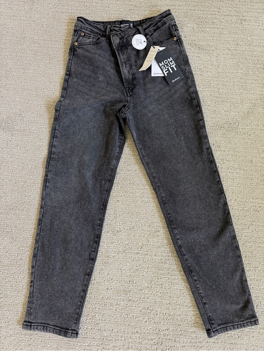 Stradivarius Mom Slim Fit Jeans Washed Black US 6 NWT